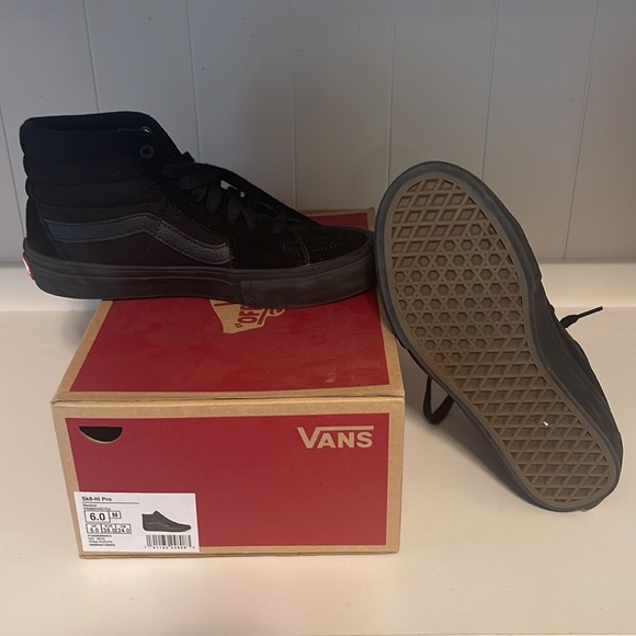 Vans - Picture 3 of 3